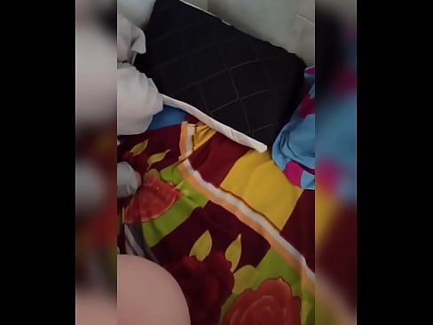 ❤️ Mano kambariokė lieka namuose viena, nes jos vyras atostogauja, o aš pasinaudoju proga ją išdulkinti ir užpildyti jos užpakalį pienu ❤❌ Porno prie mūsų ﹏